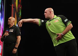 Archivo:2022-06-13 Play-offs (2022 Premier League Darts) by Sandro Halank–128