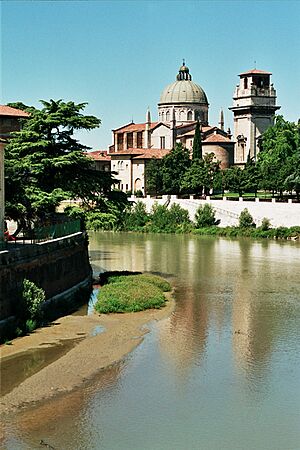 Archivo:Adige Verona
