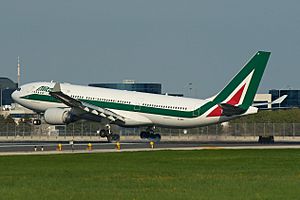 Archivo:Alitalia A330-200 EI-DIP (14061754910)