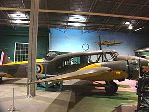 Archivo:Avro Anson bomber trainer