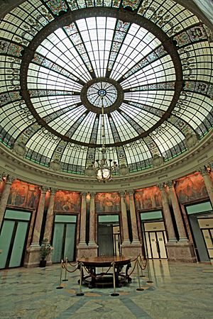 Archivo:Banco de Bilbao (c. Alcalá 16, Madrid) 17