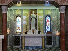 Archivo:Basilica of the National Shrine of St. Elizabeth Ann Seton interior 14