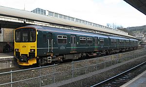 Archivo:Bath Spa - GWR 150002 Cardiff to Portsmouth service