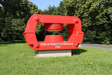 Archivo:Belgique - Louvain-la-Neuve - Cœur du premier cyclotron belge (1947) - 01