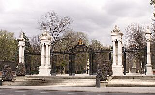 Buen Retiro - Puerta de España 01.jpg