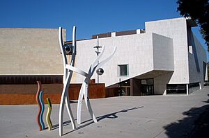 Archivo:Cáceres - Palacio de Congresos y Exposiciones 1