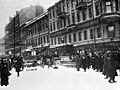 CañonesDominandoLitainaiProspektYSuPuenteMarzo1917--russiainrevolut00jone