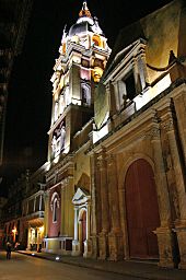 Archivo:Catedral de Cartagena de Noche
