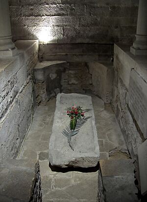 Archivo:Cathédrale de Dijon - sarcophage de Saint Bénigne