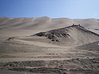 Archivo:Desierto de Chimbote Ancash