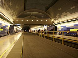 Archivo:Estación Pudahuel Metro Santiago 2
