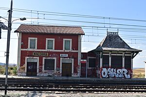 Archivo:Estación de ferrocarril de Mingorría 03
