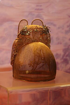 Archivo:Golden Crown Replica of King Wanli