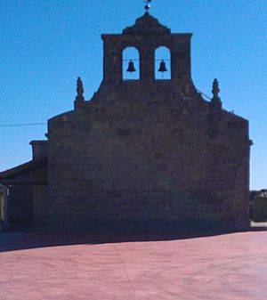 Archivo:Iglesia Sta Marina Puertas
