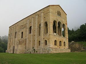 Archivo:Iglesia de Santa María del Naranco