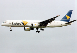Archivo:Ladeco Boeing 757-200 CC-CYH JFK 1994-6-13