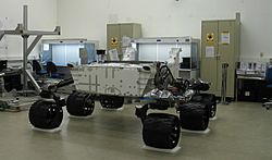 Archivo:Mars Science Laboratory empty chassis