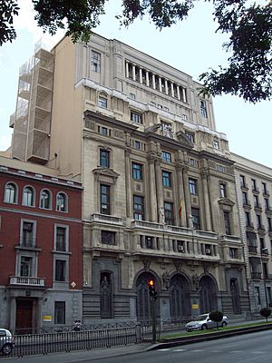 Archivo:Ministerio de Educación de España (Madrid) 01