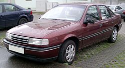 Opel Vectra A con carrocería sedán
