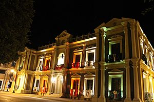 Archivo:Palacio Municipal de Linares, Nuevo León, México.