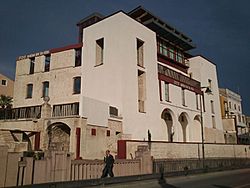 Archivo:Palau de la Duquessa D'almodovar o Palau de la Vila