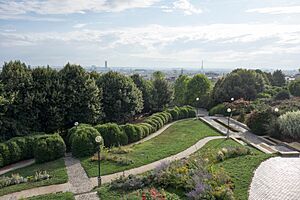 Archivo:Parc de Belleville (19898561563)