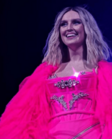 Archivo:Perrie Edwards at the Confetti Tour in Cardiff