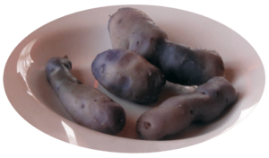 Archivo:Plato de papas azules hervidas