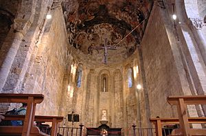 Archivo:Santa Maria de Gerri - Interior absis