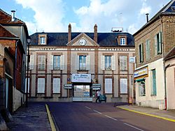 Thorigny-sur-Oreuse-FR-89-école-19.jpg