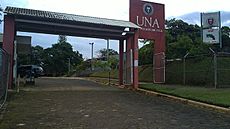 Archivo:Universidad Nacional Sede Regional Brunca - panoramio