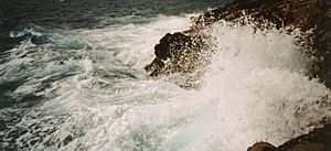 Archivo:Waves mediterranean sea