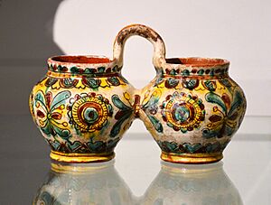 Archivo:0513 Die Sammlung pokutischer Keramik-Geschirr aus dem 19. Jahrhundert im Stadtmuseum in Sanok