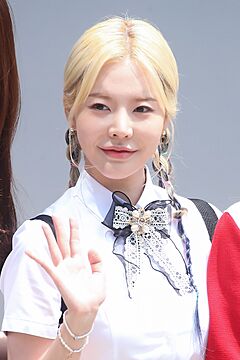 220728 소녀시대 써니 Sunny (cropped).jpg