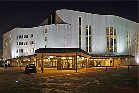 Archivo:Aalto-Theater 02