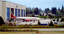 Archivo:Air India Boeing 777-200LR Roll Out Everett, WA