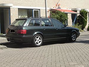 Archivo:Audi 80 avant rear