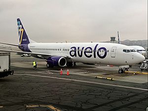 Archivo:Avelo Airlines B737-800 (N803XT) @ BUR, May 2021