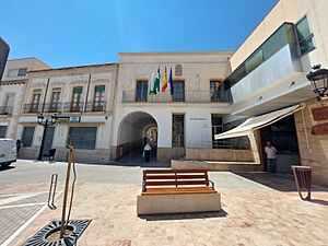 Archivo:Ayuntamiento Alhama de Almería 03
