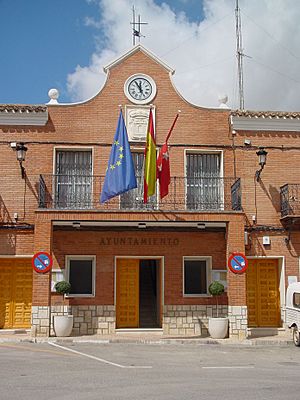 Archivo:Ayuntamiento de Campo Real (Madrid)
