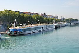 Bateaux croisières sur le Rhône