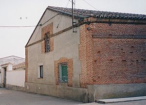 Archivo:Casa natal de Paco Puertas en Vadillo de la Guareña, provincia de Zamora (España)