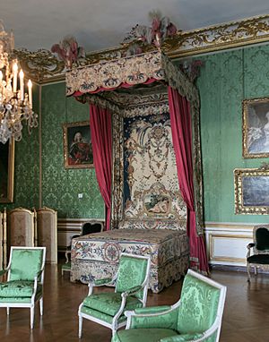 Archivo:Château de Versailles, appartements du Dauphin et de la Dauphine, chambre du Dauphin, lit