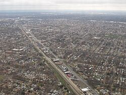 Columbus Avenue, Oak Lawn, Illinois (11004366773).jpg
