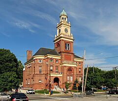 Cumberland Town Hall RI.jpg