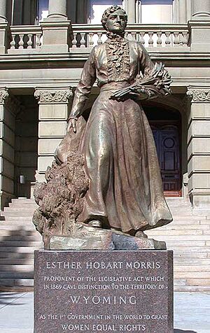 Archivo:DSCN5264 wyomingcapitolmorrisstatue e