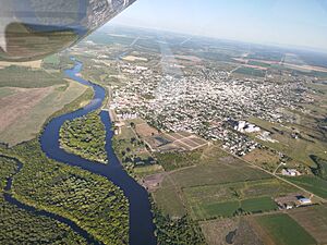 Archivo:Dolores, Uruguay - Fotografía aérea