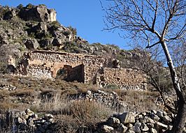 Ermita de San Miguel de Luco (1).jpg