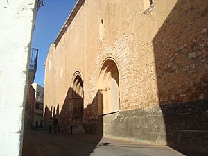 Archivo:Façana de l'Església de Sant Miquel Arcàngel, Canet lo Roig