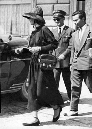 Archivo:Greta-Garbo-in-Italy-352043393274
